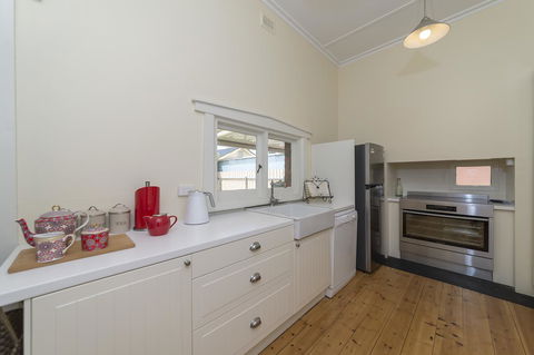 White Rocks Barossa - Great Ocean Road Tourism 7