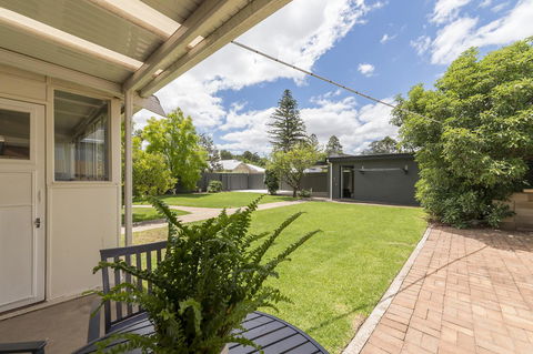 White Rocks Barossa - Great Ocean Road Tourism 9