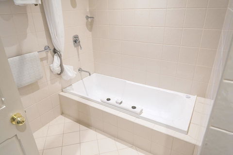 Serafino McLaren Vale - Great Ocean Road Tourism 6