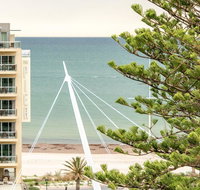 Beachside luxury  comfort ocean views in Glenelg - Great Ocean Road Tourism
