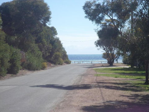 Dells Seaside Escape Moonta Bay - Great Ocean Road Tourism 3