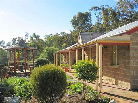 Riesling Trail & Clare Valley Cottages - Great Ocean Road Tourism 0