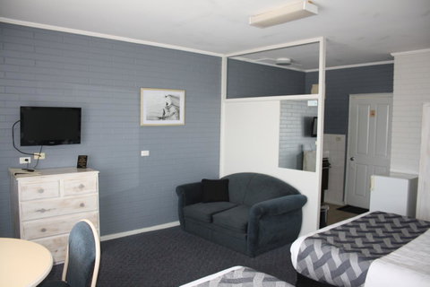 Lakeview Motel And Apartments - Great Ocean Road Tourism 14