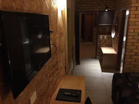 The Lookout Cave Underground Motel - Great Ocean Road Tourism 26