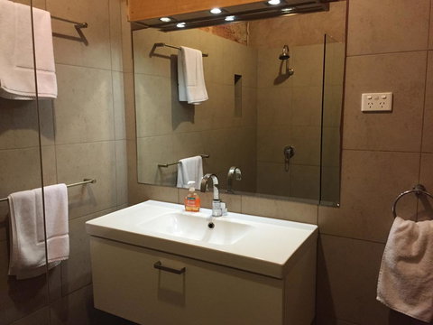 The Lookout Cave Underground Motel - Great Ocean Road Tourism 30