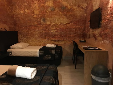 The Lookout Cave Underground Motel - Great Ocean Road Tourism 12