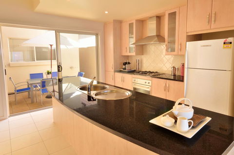 Adelaide Luxury Beach House - Great Ocean Road Tourism 26