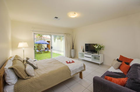 Adelaide Luxury Beach House - Great Ocean Road Tourism 33