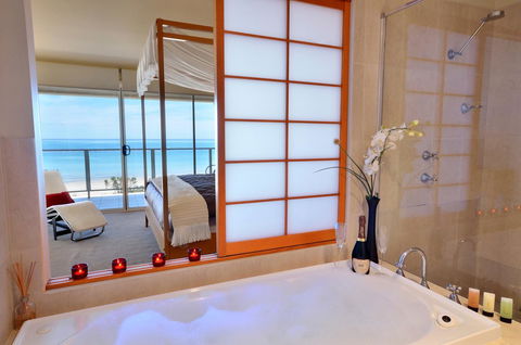 Adelaide Luxury Beach House - Great Ocean Road Tourism 10