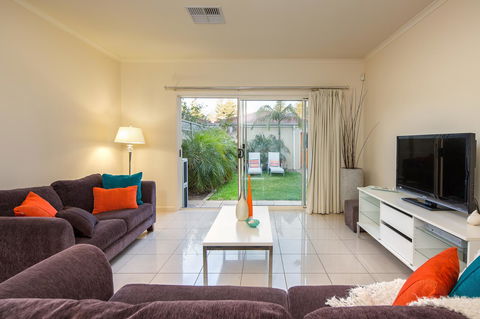 Adelaide Luxury Beach House - Great Ocean Road Tourism 32