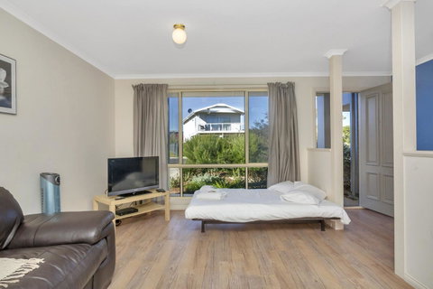 The Lighthouse - Port Willunga - C21 SouthCoast Holidays - Great Ocean Road Tourism 9