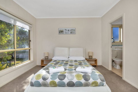 The Lighthouse - Port Willunga - C21 SouthCoast Holidays - Great Ocean Road Tourism 3