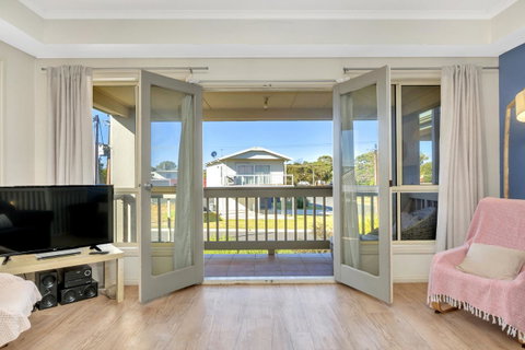 The Lighthouse - Port Willunga - C21 SouthCoast Holidays - Great Ocean Road Tourism 2