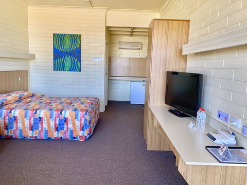 Opal Inn Hotel, Motel, Caravan Park - Great Ocean Road Tourism 33
