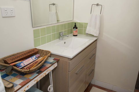 Sinclair Cottage - Great Ocean Road Tourism 18