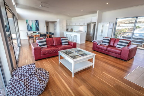 Middle River Beach House - East & West House - Great Ocean Road Tourism 11