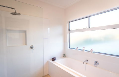 Middle River Beach House - East & West House - Great Ocean Road Tourism 15