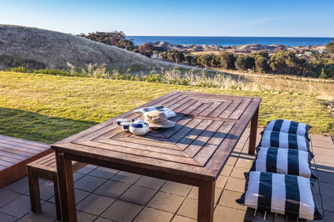 Middle River Beach House - East & West House - Great Ocean Road Tourism 1