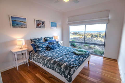 Middle River Beach House - East & West House - Great Ocean Road Tourism 12