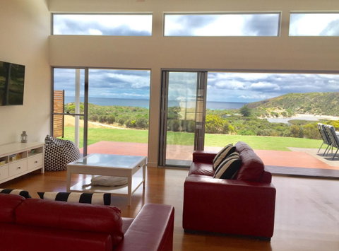 Middle River Beach House - East & West House - Great Ocean Road Tourism 20
