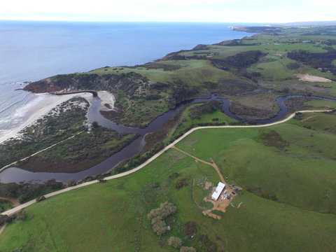 Middle River Beach House - East & West House - Great Ocean Road Tourism 4
