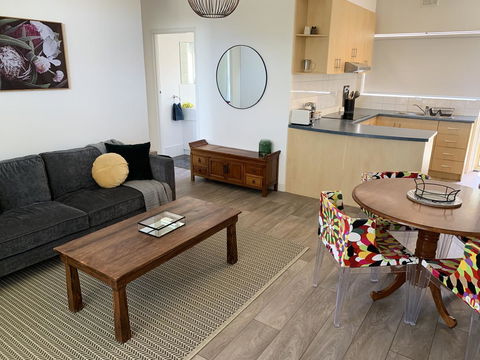 Sunshine Four - Great Ocean Road Tourism 0