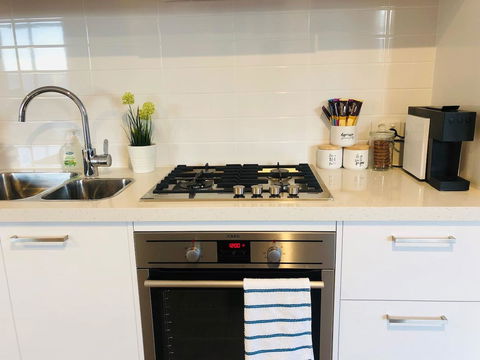 CENTRAL ESCAPE 2 BEDROOM @ ADELAIDE CBD - Great Ocean Road Tourism 8