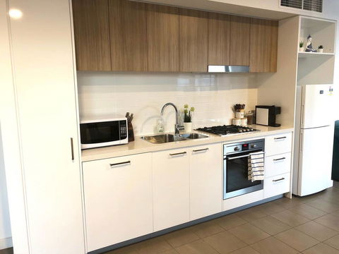 CENTRAL ESCAPE 2 BEDROOM @ ADELAIDE CBD - Great Ocean Road Tourism 7