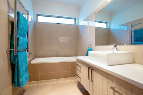 Seasalt - Great Ocean Road Tourism 12