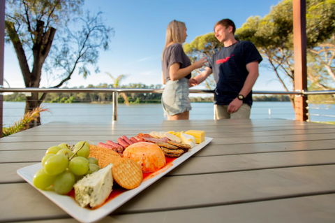 BIG4 Renmark Riverfront Holiday Park - Great Ocean Road Tourism 6