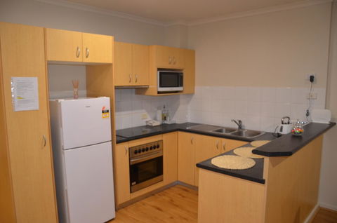 ADELAIDE CENTRAL APARTMENT - 3BR, 2BATH & CARPARK - Great Ocean Road Tourism 6