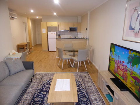 ADELAIDE CENTRAL APARTMENT - 3BR, 2BATH & CARPARK - Great Ocean Road Tourism 4