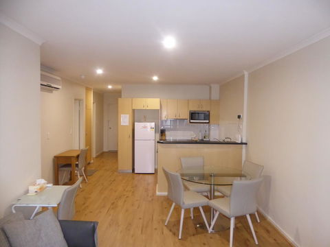 ADELAIDE CENTRAL APARTMENT - 3BR, 2BATH & CARPARK - Great Ocean Road Tourism 8