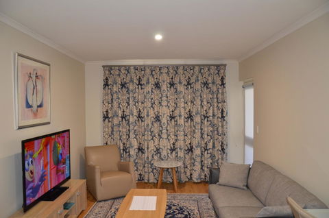 ADELAIDE CENTRAL APARTMENT - 3BR, 2BATH & CARPARK - Great Ocean Road Tourism 1