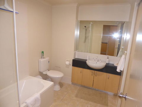 ADELAIDE CENTRAL APARTMENT - 3BR, 2BATH & CARPARK - Great Ocean Road Tourism 17