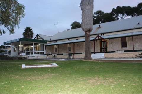 Island Motel Kingscote - Great Ocean Road Tourism 1