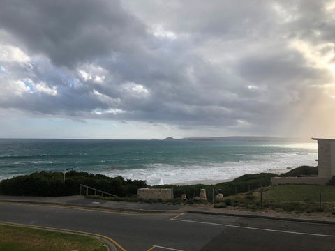 Southern Sands\' Beachfront Apartment - Great Ocean Road Tourism 17