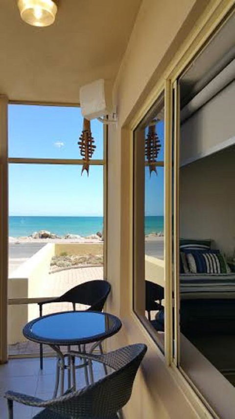Acaill Accommodation Esplanade Living Self Check-In Self Check-Out - Great Ocean Road Tourism 18