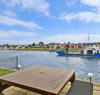 Salt Waterfront Apartment - Great Ocean Road Tourism