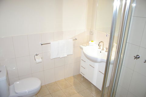 Mawson Lakes Hotel - Great Ocean Road Tourism 28