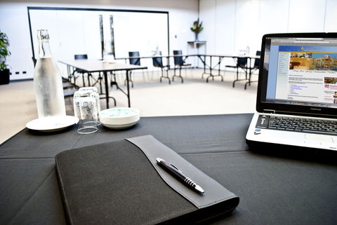 Mawson Lakes Hotel - Great Ocean Road Tourism 6