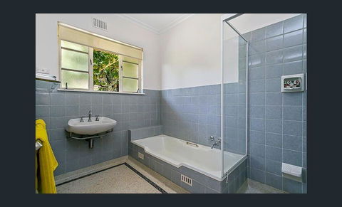 Stunning House With Beautiful Entertainment Area!! - Great Ocean Road Tourism 11