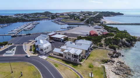 Robe Marina Accommodation - Great Ocean Road Tourism 0