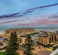 Glenelg Skyline Beachfront Penthouse Adelaide - Great Ocean Road Tourism