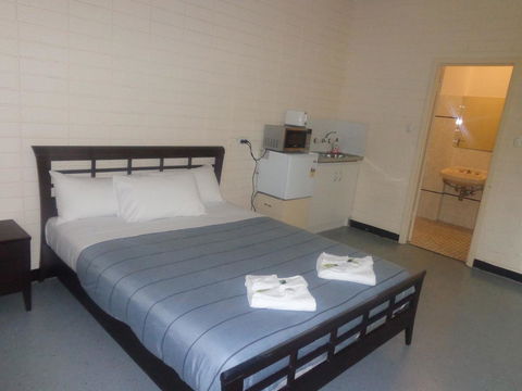 Adelaide Backpackers And Travellers Inn - Great Ocean Road Tourism 23