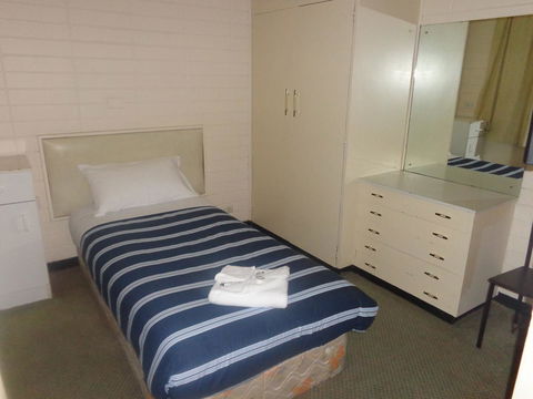 Adelaide Backpackers And Travellers Inn - Great Ocean Road Tourism 28
