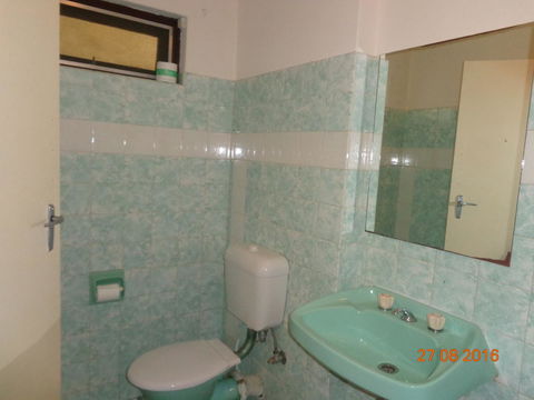 Adelaide Backpackers And Travellers Inn - Great Ocean Road Tourism 39