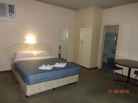 Adelaide Backpackers And Travellers Inn - Great Ocean Road Tourism 22