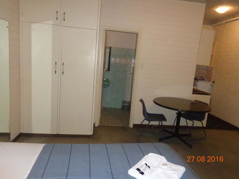 Adelaide Backpackers And Travellers Inn - Great Ocean Road Tourism 21