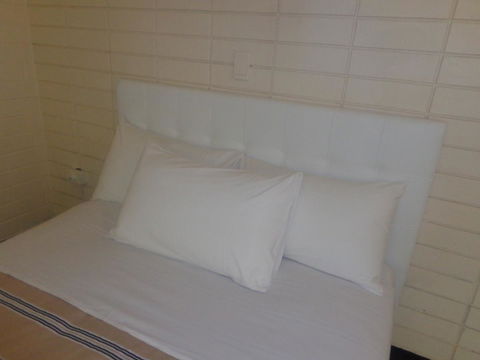Adelaide Backpackers And Travellers Inn - Great Ocean Road Tourism 36
